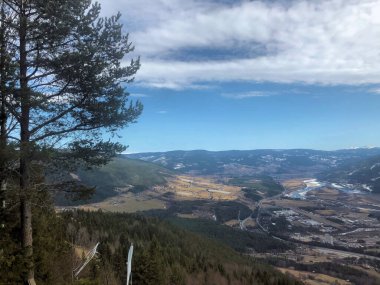 Norveç 'in Ringebu bölgesindeki bir vadi üzerinde fantastik manzara 20.4.2019