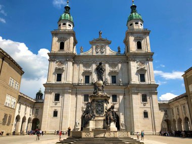 Avusturya 'nın Salzburg şehrindeki kutsal bir kilisenin kulesi 10.6.2018
