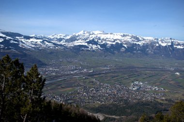 İsviçre Alpleri ve Ren Vadisi Lihtenştayn 19.2.2021 'de bir noktadan görüldü.