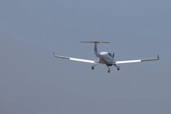 Sviçre Saint Gallen Altenrhein Havaalanında Havada Elmas Bölge Savcısı Uçak — Stok fotoğraf
