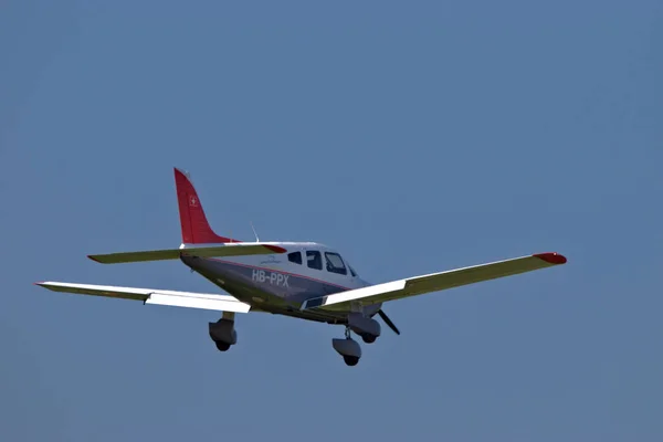 Piper 181 Archer Approche Aéroport Saint Gall Altenrhein Suisse 2021 — Photo