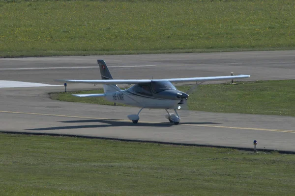 Tecnam P2008 Está Taxiando Aeroporto Saint Gallen Altenrhein Suíça 2021 — Fotografia de Stock