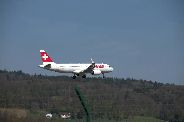 Swiss Airbus 320 271N Aviones Aproximación Final Aeropuerto Internacional Zurich — Foto de Stock