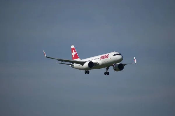 Swiss Airbus 320 271N Repülőgép Svájci Zürichben Található Nemzetközi Repülőtér — Stock Fotó