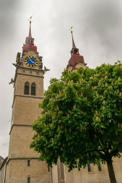 Wieże Kościoła Świętego Deszczowy Dzień Mieście Winterthur Szwajcarii 2021 — Zdjęcie stockowe