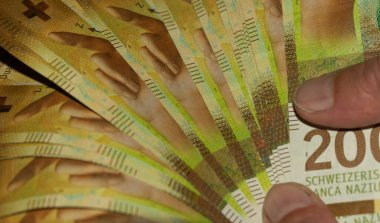 Her biri 27.5.2021 değerinde bir sürü İsviçre Frangı.