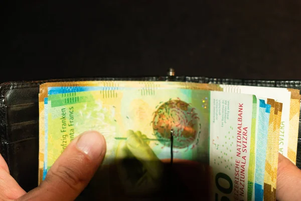 Bankjegyek Svájci Frankban Megtakarítva Pénztárcában 2021 Május — Stock Fotó