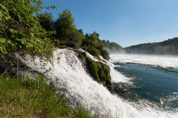 Рейнские Водопады Являются Крупнейшими Европе Водопадами Расположенными Вблизи Шаффхаузена Швейцарии — стоковое фото
