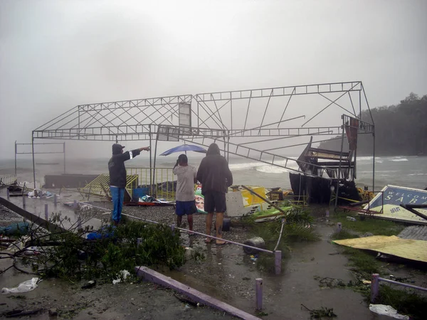 Heavy Rain Showers Strong Typhoon Damaged Buildings Pier Sabang Philippines — Stock Photo, Image