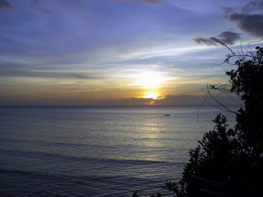 Sipalay 'daki gün batımı manzarası Filipinler' deki zenciler 20.11.2013
