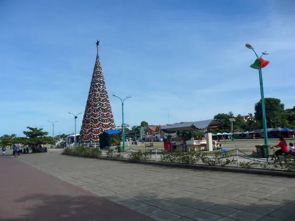 Huge Christmas Tree Square Puerto Princessa Island Palawan Philippines 2012 — Stockfoto