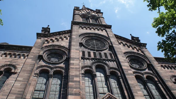 Katedra św w Strasburgu, wysokie i starożytne — Zdjęcie stockowe