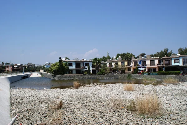 Larnaka, Chipre cidade e bela vista — Fotografia de Stock