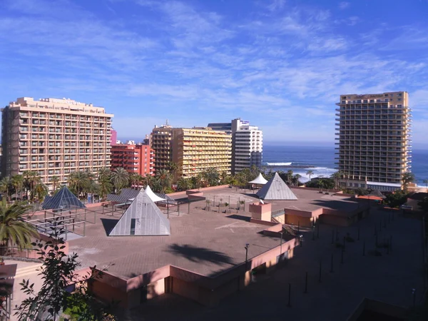 Isla de Canarias Tenerife, naturaleza y ciudad — Foto de Stock