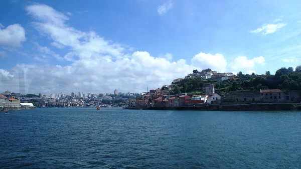 Río Duero y Océano Atlántico en Oporto, Portugal — Foto de Stock