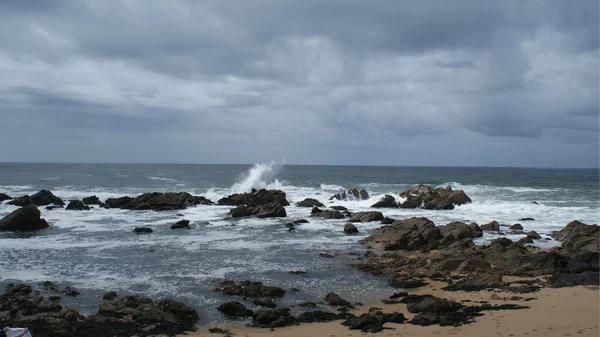 Fiume Duero e Oceano Atlantico a Oporto, Portogallo — Foto Stock