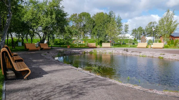 Kronstadt, St. Petersburg yakınlarında yer almaktadır. Rusya 'nın kuzeyi, çok güzel bir şehir ve ilginç bir park.
