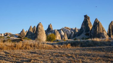 Capppadia dünyanın her yerinden turistlerin geldiği bir yerdir. Türkiye 'nin bu köşesi şık vadiler ve eşsiz manzaraları cezbediyor