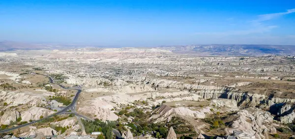 Increíble valle en Capadocia, relieve inusual — Foto de Stock
