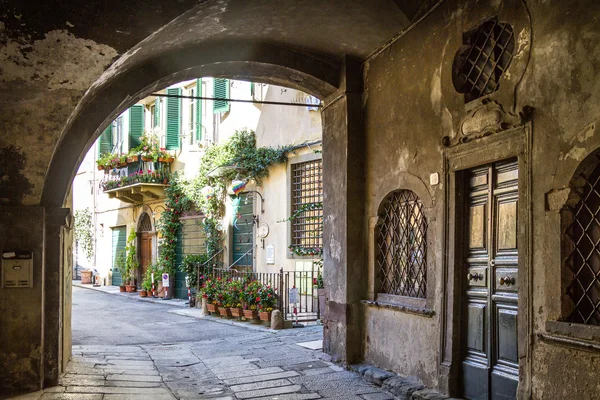 Gamla hus i Italien Royaltyfria Stockfoton