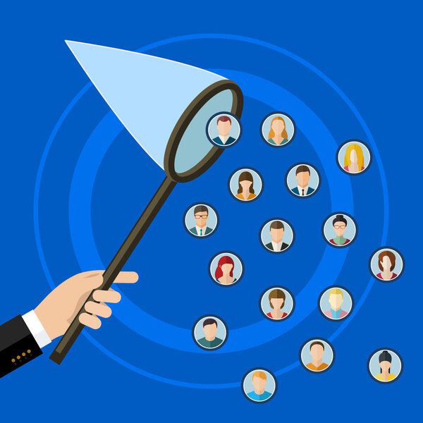 Рука держит сетку бабочки
