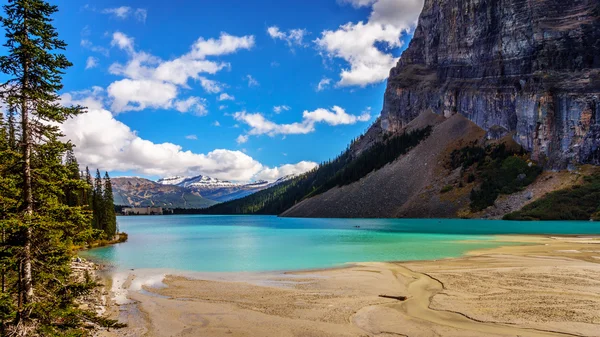 Glacier Water flowing into Lake Louise — Stock Photo, Image