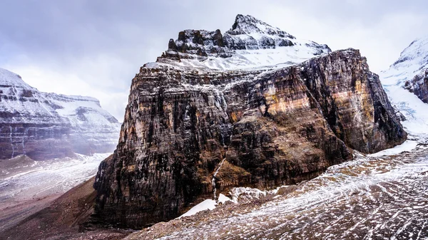 Mount Lefroy from Trail End at the Plain of Six Glaciers — Stock Photo, Image
