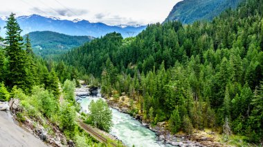 Lillooet Nehri, Nairn Falls Provincial Park British Columbia