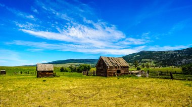 Eski çiftlik binaları alt Nicola Valley yakınındaki Merritt British Columbia