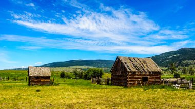 Eski çiftlik binaları alt Nicola Valley yakınındaki Merritt British Columbia