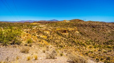Tonto Ulusal Ormanı Apache iz Arizona, ABD boyunca manzara çöl