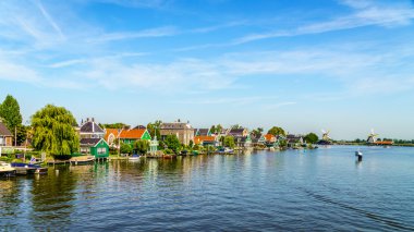 Hollanda yel Zaan nehir ve tarihi evleri, tarihi köy, Zaanse Schans'a ve Hollanda'da Zaandijk görüntülemek