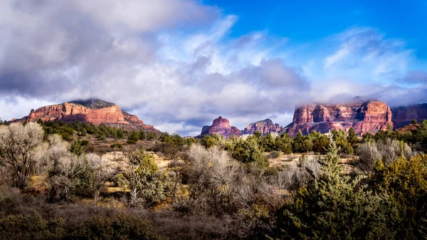 Red Rock Mountains Cathedral Rock Bell Rock Courthouse Butte Village — Stock Photo, Image