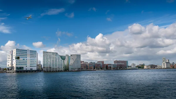 항구를 암스테르담 건물의 — 스톡 사진