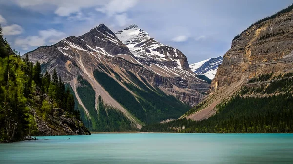 Silky Looking Turquoise Water Kinney Lake Robson Provincial Park Canadian —  Fotos de Stock