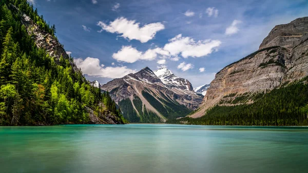 Água Azul Turquesa Aspecto Sedoso Kinney Lake Robson Provincial Park — Fotografia de Stock