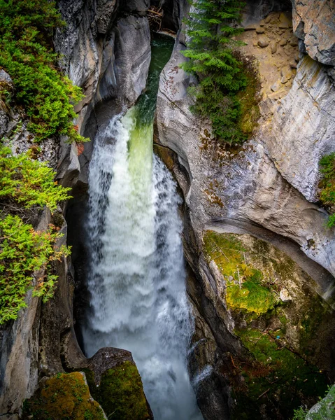 Waterfall Maligne River Maligne Canyon First Bridge Jasper National Park — Stock Photo, Image