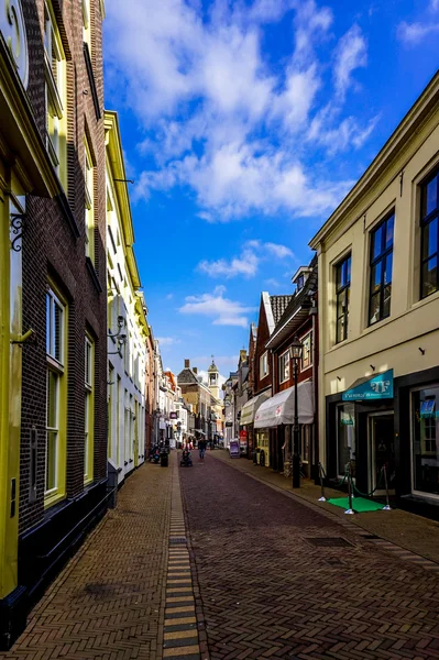 Rua na antiga aldeia holandesa — Fotografia de Stock