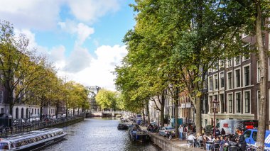 Hollanda Amsterdam'ın ünlü onun kanallar ile tipik şehir sahne