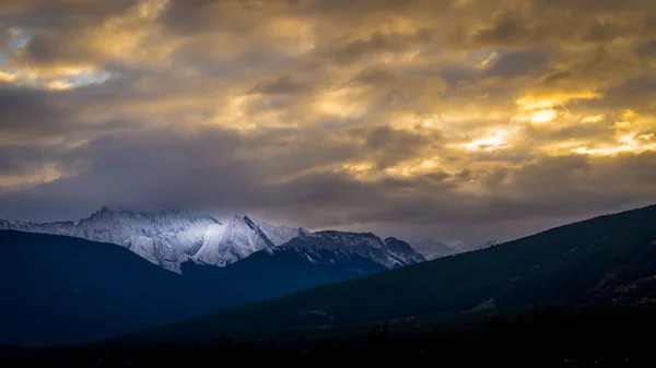 Západ slunce nad Majestic Mountain — Stock fotografie