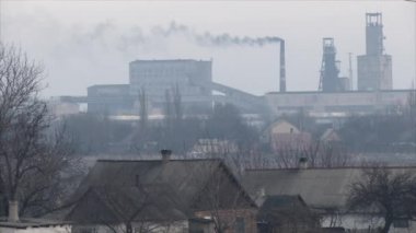 Siyah kömür madeni'nın borudan duman