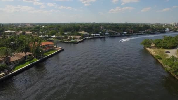 Aerial view of a sea boat that moving through channel. — Stock Video