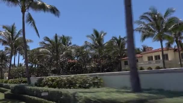 Conduciendo por West Palm Beach. Filmación con cámara estabilizada — Vídeo de stock