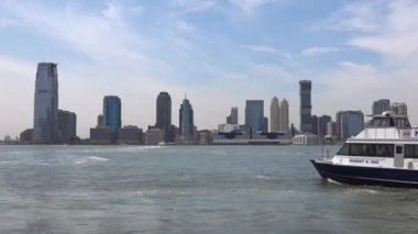 Hudson Nehri'ndeki feribot tekneleri. ABD, New York, 3 Mayıs 2017