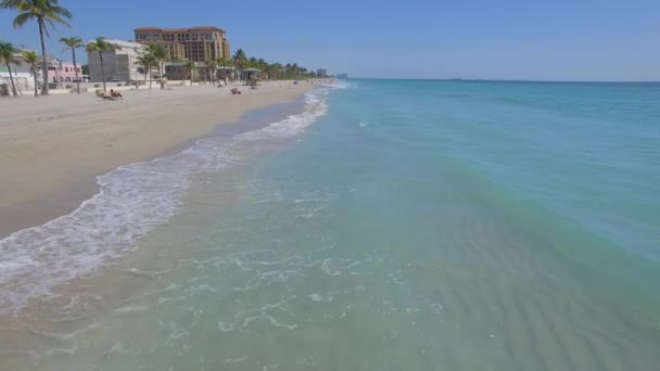 Εναέρια πλάνα του Χόλιγουντ παραλία. Φλόριντα, ΗΠΑ — Αρχείο Βίντεο