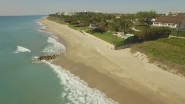 Havadan görüntüleri. Palm Beach üzerinde uçan, lüks yer yaşayan ve tatil için