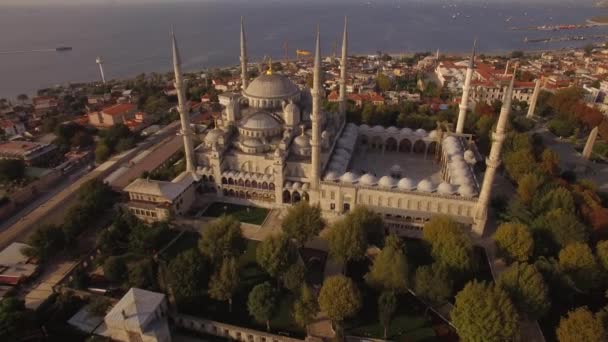 Aerial footage av blåttmoskén i Istanbul city. Turkiet i 4k — Stockvideo