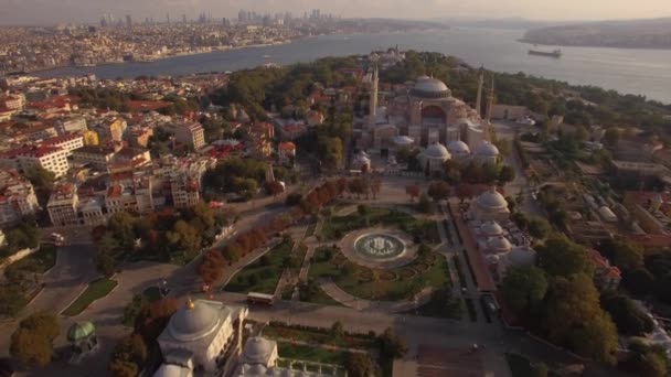 Imagens aéreas de Hagia Sophia na cidade de Istambul. Espantoso shot.4K — Vídeo de Stock