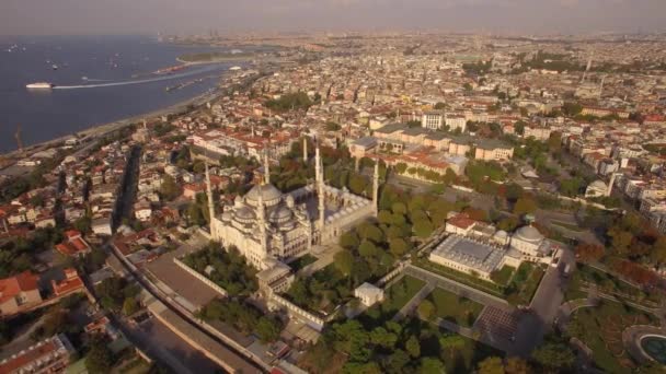 Luchtfoto beelden van de blauwe moskee in Istanbul city. Turkije in 4k — Stockvideo