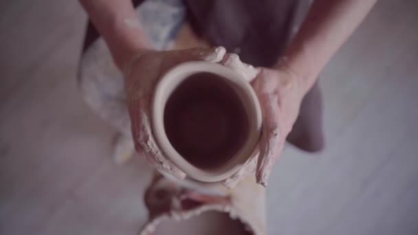 Ceramics Studio Potter Work Clay Bowl Spinning Pottery Wheel — Stock Video